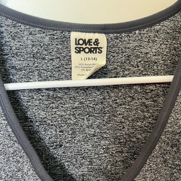 NWT Grey Seamless Love & Sports Tank and Shorts - Picture 8 of 9